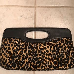 Leopard clutch